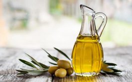 9 cách làm đẹp da từ dầu oliu