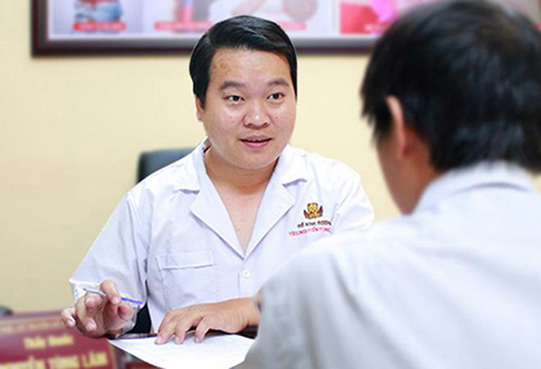 Bác sĩ Nguyễn Tùng Lâm có nhiều năm kinh nghiệm điều trị mề đay bằng phương pháp YHCT