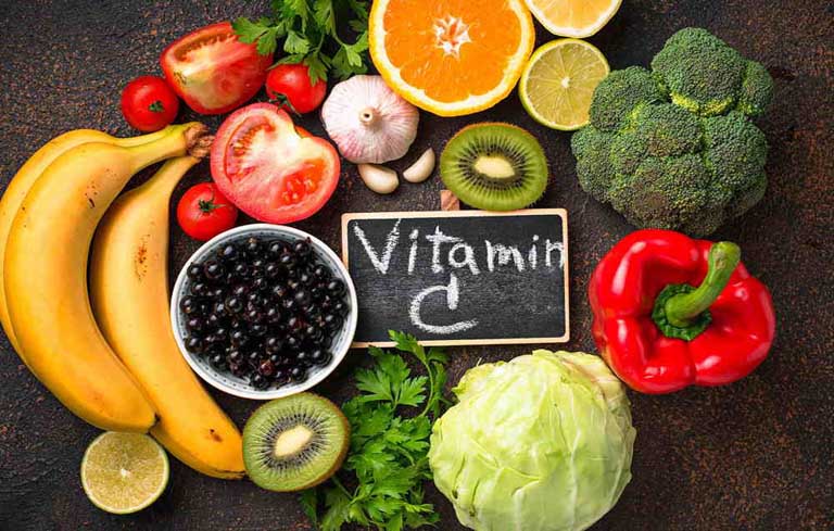 Tăng cường cho trẻ ăn thực phẩm giàu vitamin C
