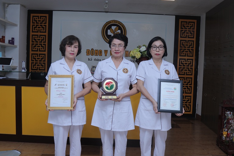 Bác sĩ trị mụn giỏi