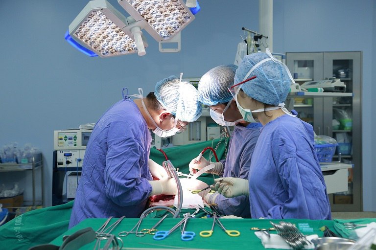 Phẫu thuật cắt gan dễ gây biến chứng, làm giảm chức năng gan