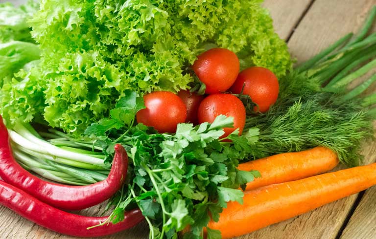 Bổ sung thêm rau xanh vào bữa ăn hàng ngày để cải thiện khả năng sinh sản