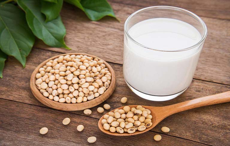 Buồng trứng đa nang có nên uống sữa đậu nành