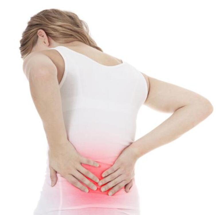 Đau lưng dưới gần mông kéo dài nhiều ngày không khỏi thường là dấu hiệu của bệnh về xương khớp.
