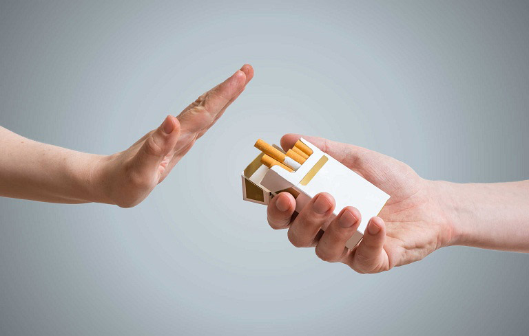 Bỏ thuốc lá sẽ giúp bạn tránh xa các nguy cơ từ bệnh viêm phế quản