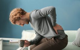 Thận yếu gây tiểu buốt và đau lưng ảnh hưởng rất nhiều tới sức khỏe và sinh hoạt của người bệnh