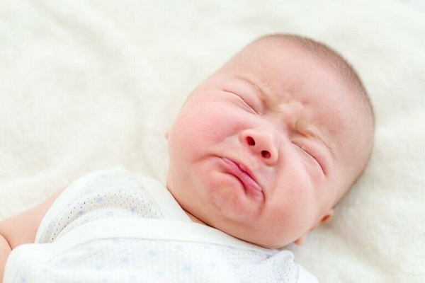 Trẻ sơ sinh bị nghẹt mũi