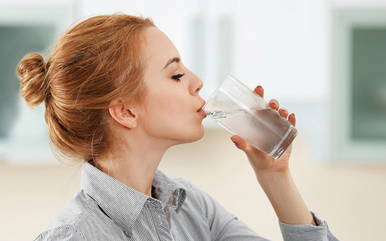 Uống nhiều nước giúp quá trình giảm cân diễn ra tốt hơn