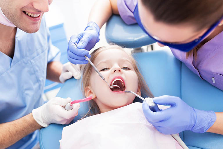 Biện pháp dự phòng áp xe chân răng ở trẻ