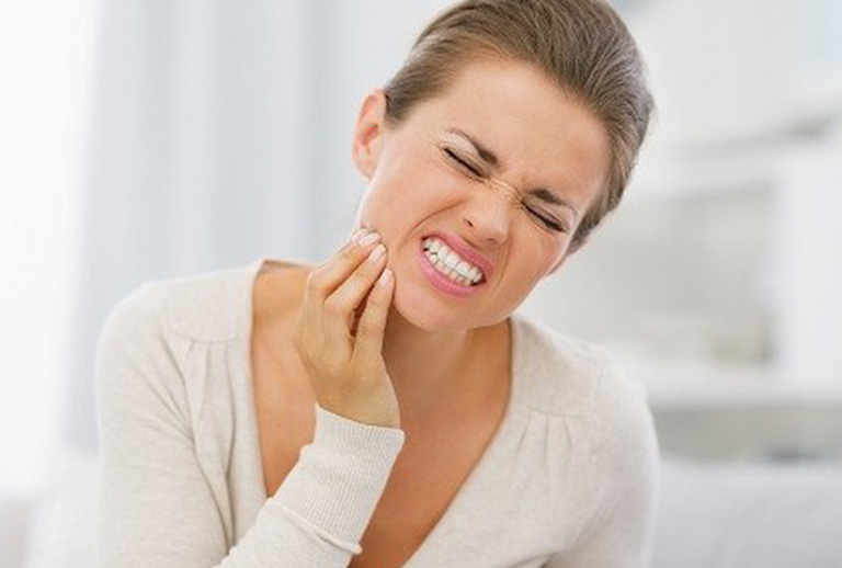 Đau răng khiến bạn cảm thấy đau nhức khó chịu và ảnh hưởng lớn đến đời sống sinh hoạt hàng ngày