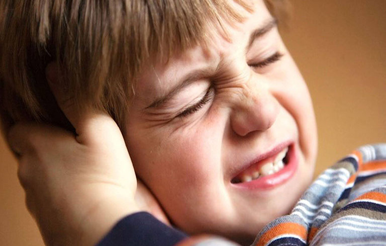 Dấu hiệu viêm tai giữa ở trẻ