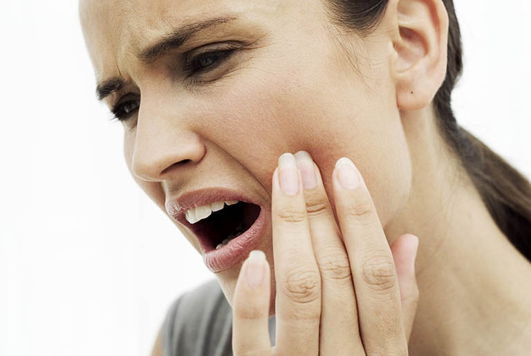 Sau khi lấy tủy răng có để lại triệu chứng gì không?