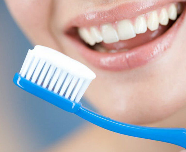Chăm sóc răng đúng cách để tình trạng viêm ở lợi nhanh khỏi và không biến chuyển theo chiều hướng xấu.