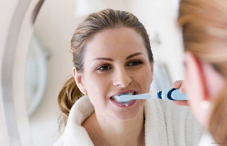 Chăm sóc răng miệng không đúng cách