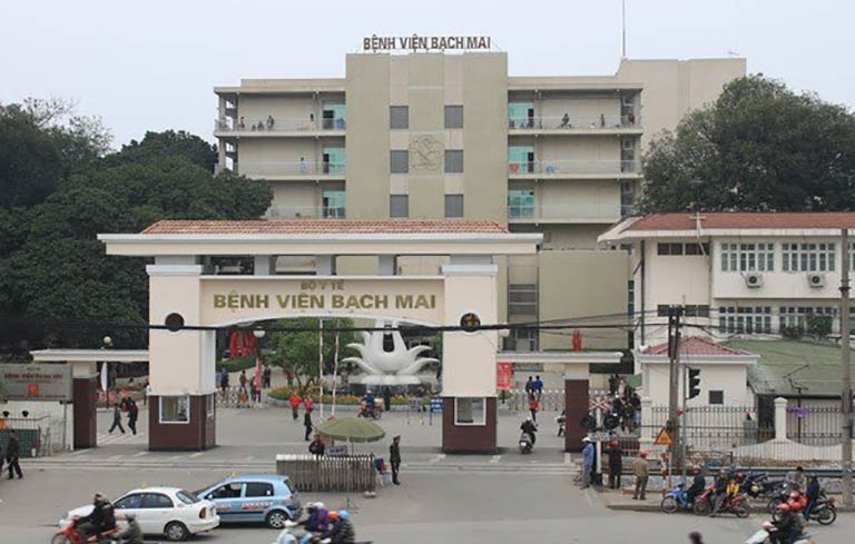 Bệnh viện Bạch Mai là một trong 3 trung tâm khám chữa bệnh lớn tại Hà Nội