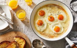 Người bị men gan cao có nên ăn trứng?