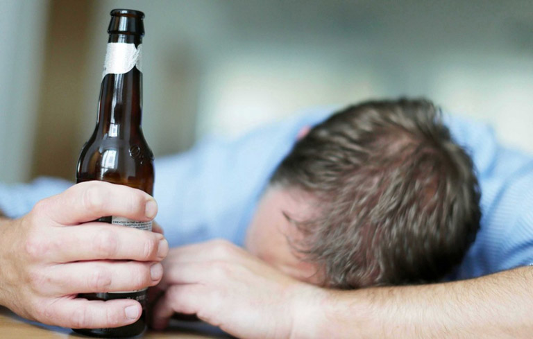 Rượu bia là nguyên nhân gây ra rối loạn tiền đình ở nam giới