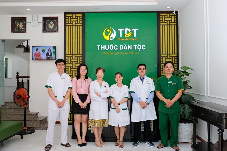 Khi đến Trung tâm Thuốc dân tộc 145 Hoa Lan bệnh nhân được coi như người nhà