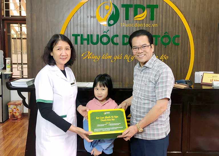 Cháu gái NS Trần Nhượng được bác sĩ Tuyết Lan hướng dẫn điều trị khỏi bệnh sau 6 tháng