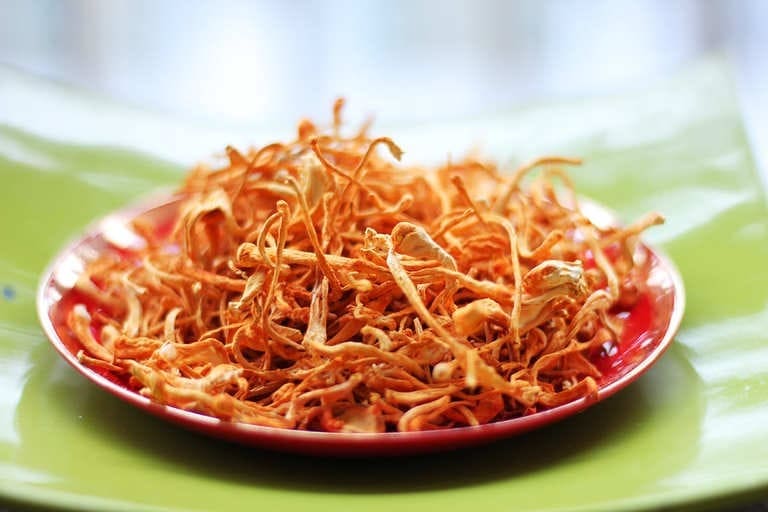 Gợi ý 7 cách ăn đông trùng hạ thảo bổ dưỡng nhất