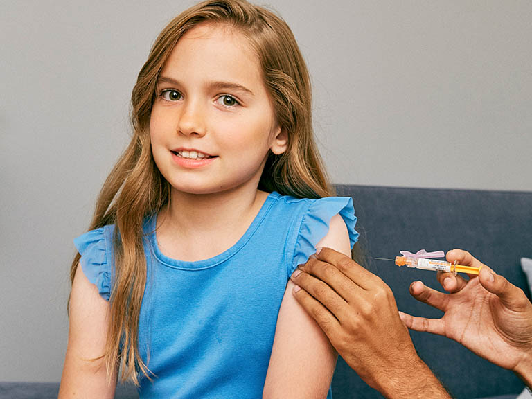 Bé gái trên 9 tuổi có thể tiêm phòng vắc xin ung thư cổ tử cung