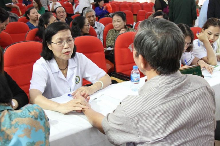 Bác sĩ Vân Anh với chuyên môn khám chữa bệnh vững vàng đã giúp cho hàng ngàn bệnh nhân thoát khỏi nỗi đau bệnh tật