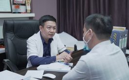 Lương y Đỗ Minh Tuấn tư vấn cho bệnh nhân viêm xoang
